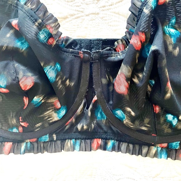 Torrid Sweet Ikat Black Floral Mesh Ruffle Underwire Bralette Size 3X NWT - Picture 10 of 14